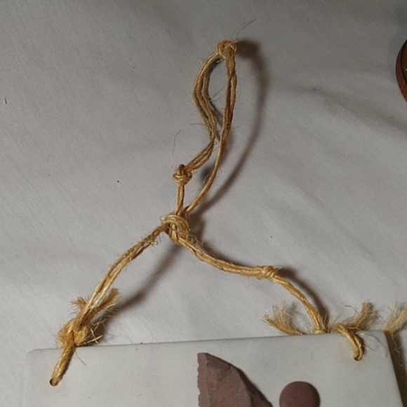 Stone Art Design Dad Mom & 2 Kids & Angel Watching - Picture 4 of 5